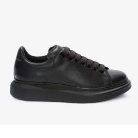 Alexander Mcqueen Zapatos de hombre Zapatilla de deporte extragrande de piel de becerro lisa negra