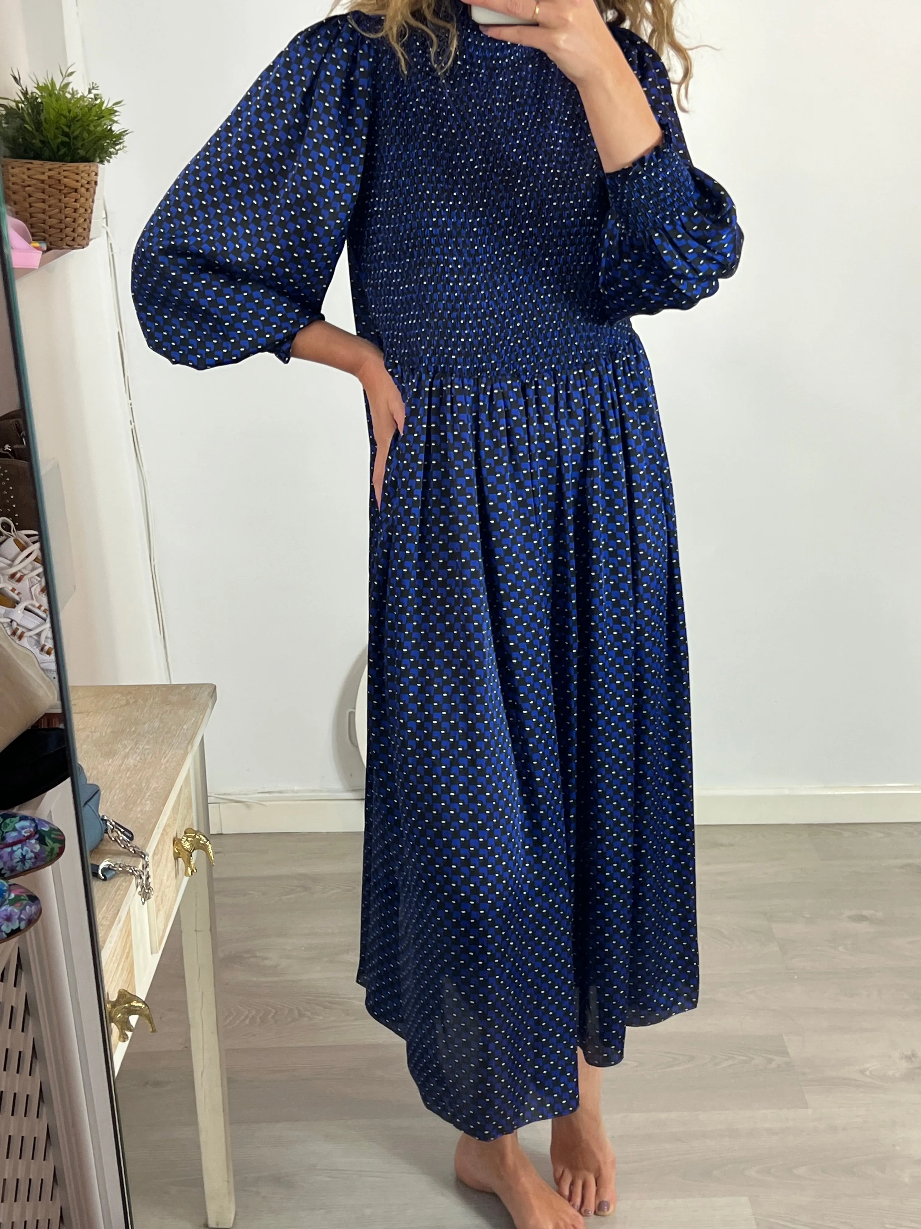 CLAUDIE PIERLOT. Vestido midi azul estampado. T 36