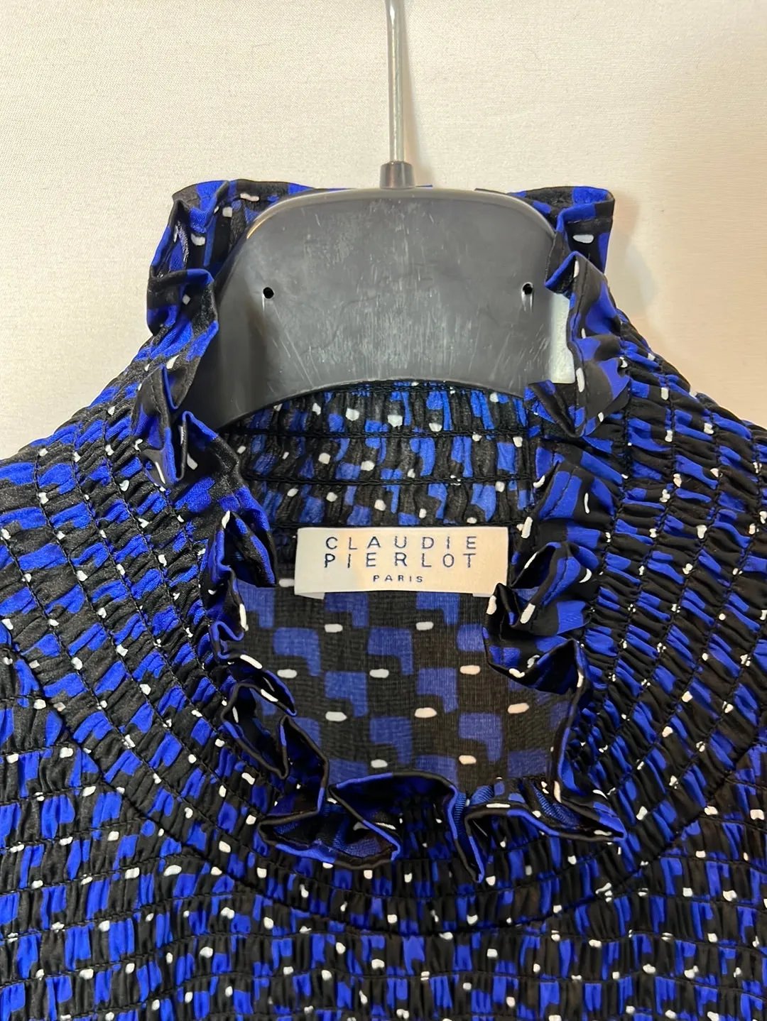 CLAUDIE PIERLOT. Vestido midi azul estampado. T 36