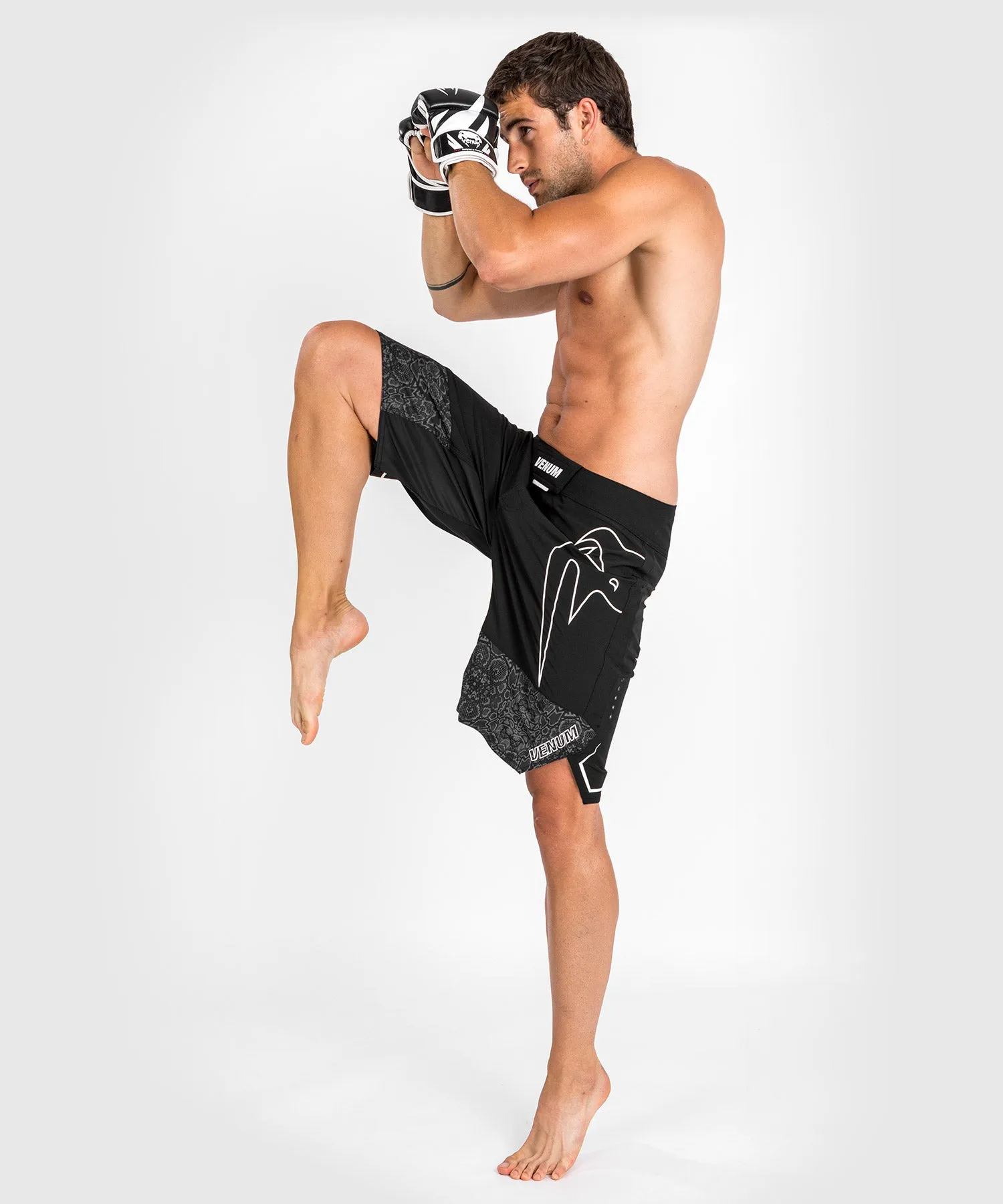 Pantalones cortos de lucha LIGHT 4.0 Venum - Negro/Blanco