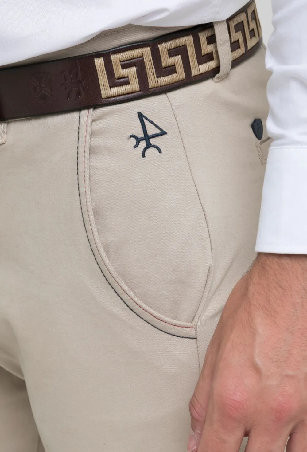 Pantalón chino regular fit beige