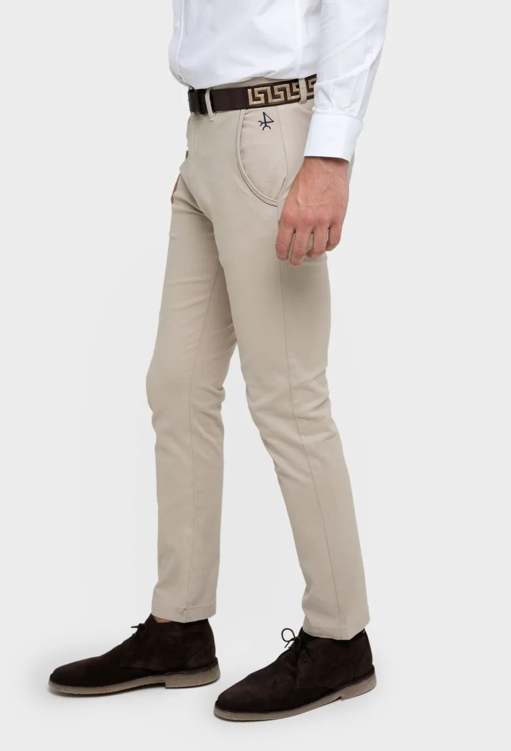 Pantalón chino regular fit beige