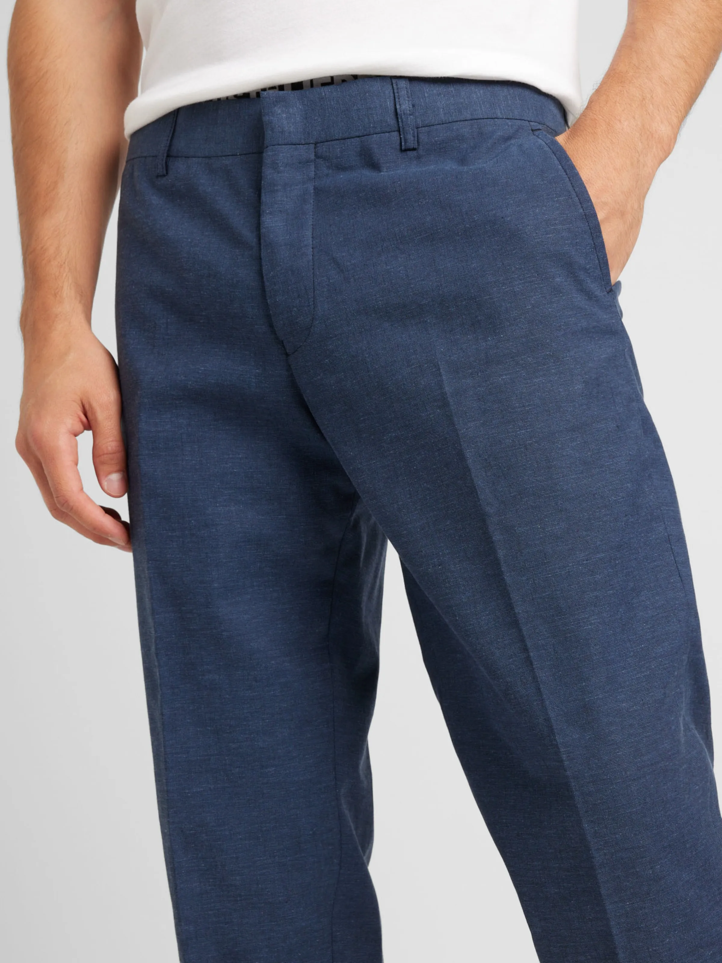 regular Pantalón de pinzas 'Las' Matinique en Azul