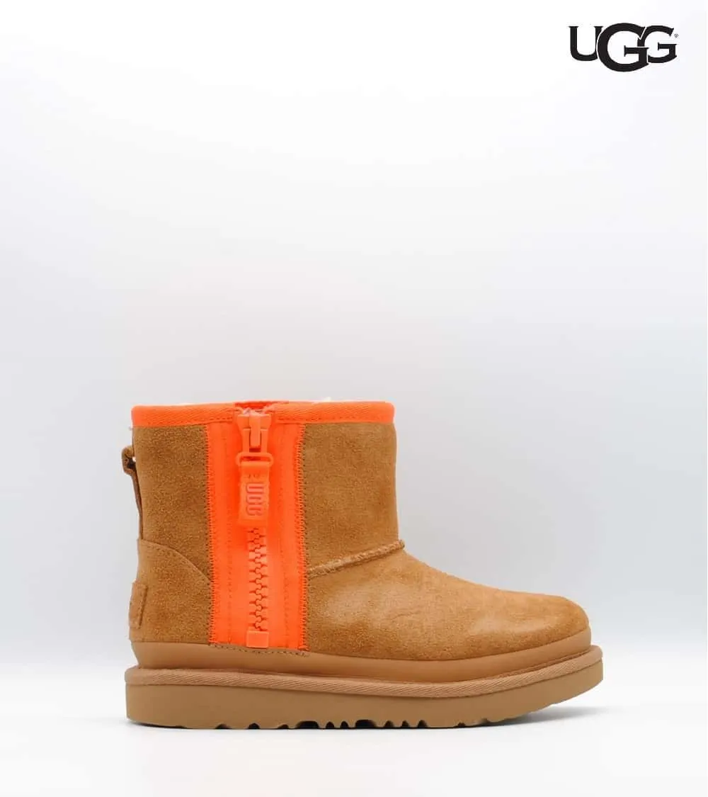 UGG BOTAS CLASSIC MINI ZIPPER TAPE LOGO NIÑOS CHESTNUT