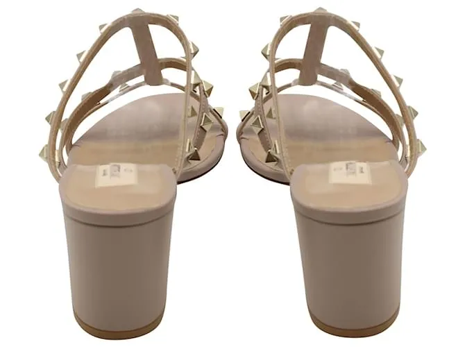 Valentino Garavani Sandalias Rockstud de Valentino en cuero nude Carne 